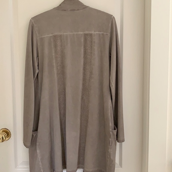 Yest cardigan - Picture 9 of 12